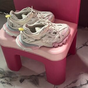 Kids size 11c gently used balenciga shoes